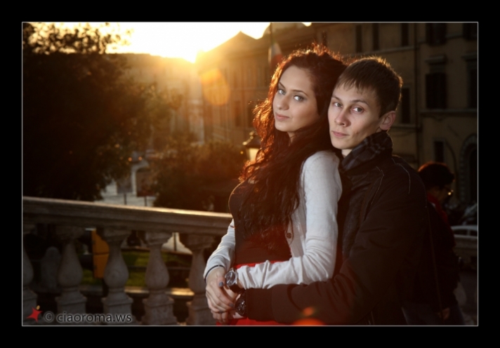 Sessione fotografica a Roma con un'attraente giovane coppia fashion Sofia & Aleksey