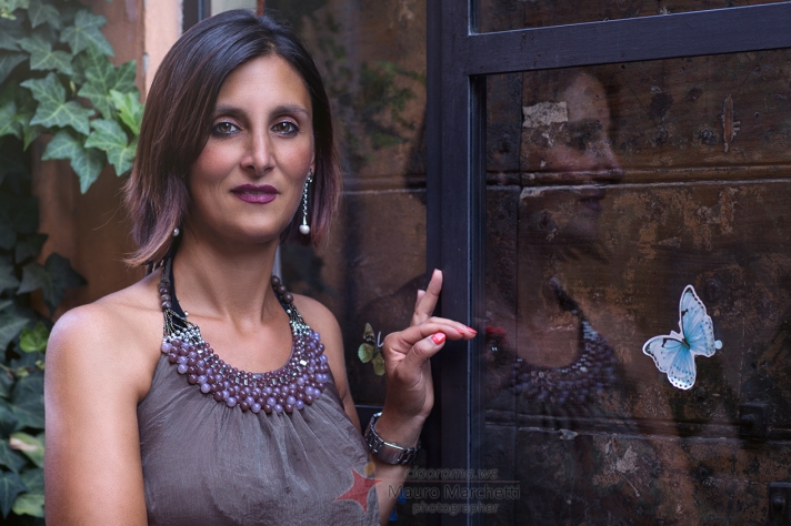 I ritratti di una psicologa, Laura, nelle vie di Trastevere a Roma